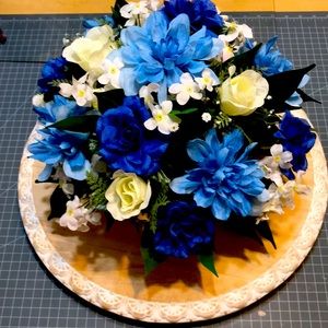 🌈SOLD🌈Lovely Blue & White Floral arrangement💕